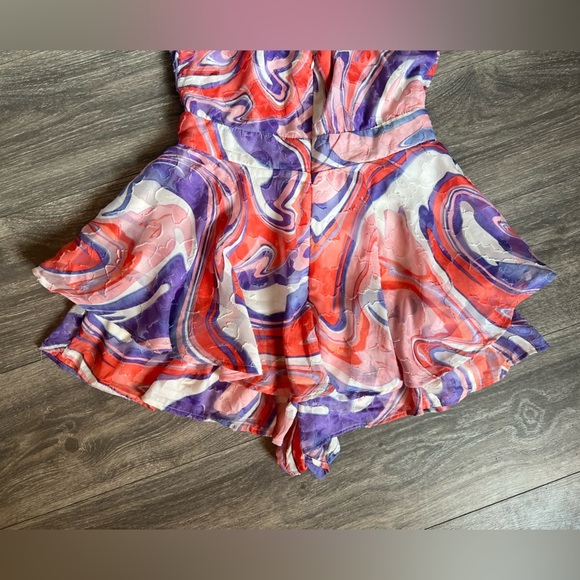Inspired Hearts Jacquard Tie Dye Tiered Flowy Belted Sleeveless Romper. Size L - Picture 9 of 11